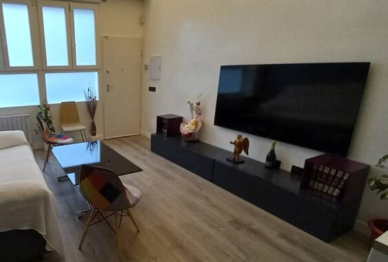 Contacta con nosotros {{brizy_dc_image_alt imageSrc=